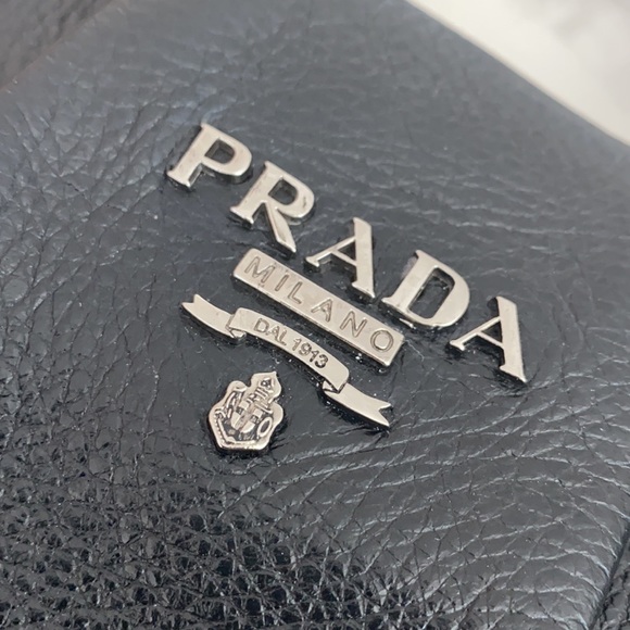 Prada pleated convertible leather bag - Picture 2 of 8
